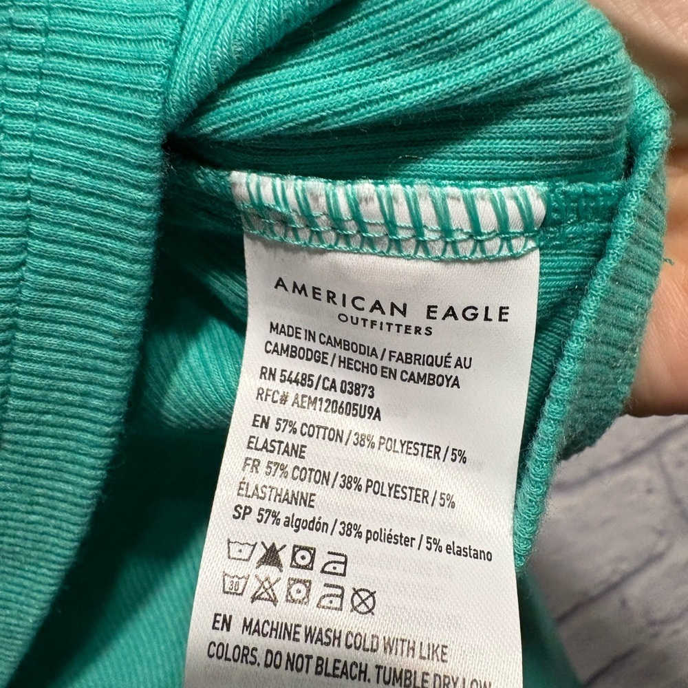 New American Eagle Top Medium and Large - Picture 7 of 12